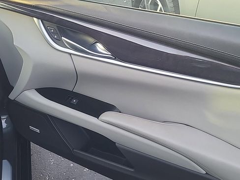 Used 2013 Cadillac XTS Luxury w/ Driver Awareness Package image 26