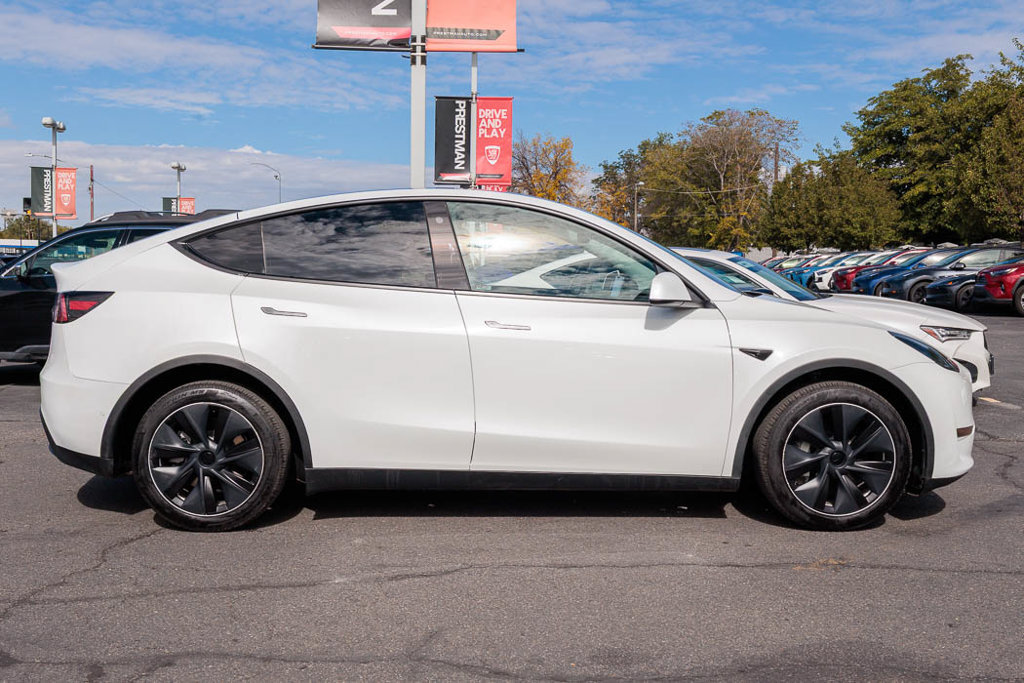 Used 2023 Tesla Model Y Long Range AWD/4WD image 19