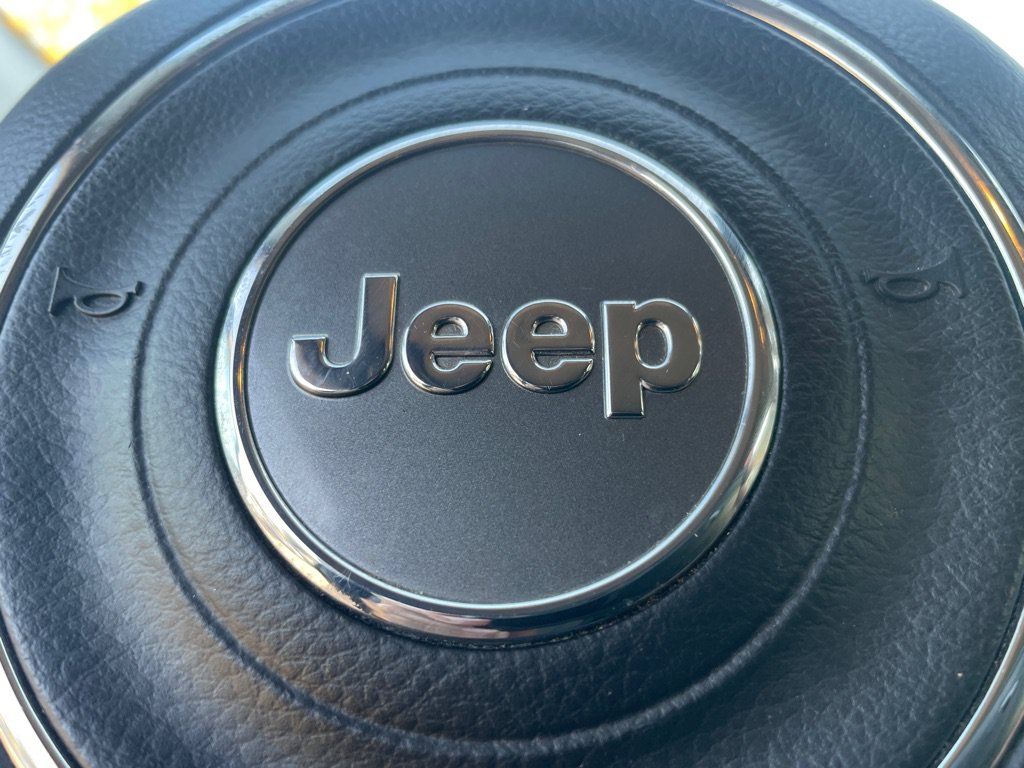Used 2020 Jeep Compass Trailhawk AWD/4WD image 31