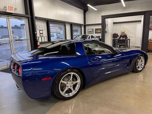 Used 2004 Chevrolet Corvette Coupe w/ Preferred Equipment Group image 15