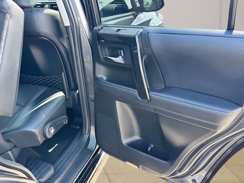 Used 2019 Toyota 4Runner Limited AWD/4WD image 10