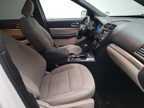 Used 2018 Ford Explorer XLT FWD image 21