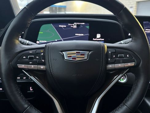 Certified 2024 Cadillac Escalade Premium Luxury Platinum w/ Heavy-Duty Trailer Package image 30