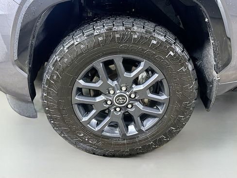 Used 2023 Toyota Sequoia Platinum AWD/4WD image 8