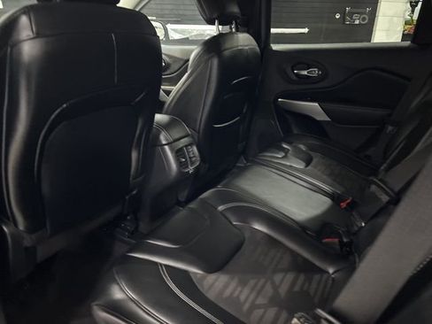 Used 2022 Jeep Cherokee Latitude w/ Sun & Sound Group image 30