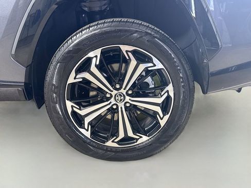 Used 2024 Toyota RAV4 XSE AWD/4WD image 9