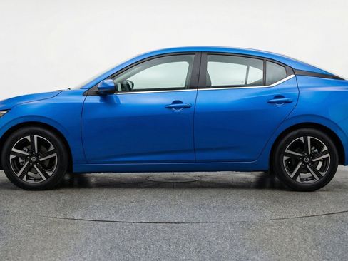 Used 2025 Nissan Sentra SV FWD image 5