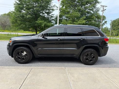 Used 2016 Jeep Grand Cherokee Laredo w/ Quick Order Package 23E AWD/4WD image 4