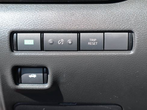 Used 2021 Nissan Sentra SV FWD image 15