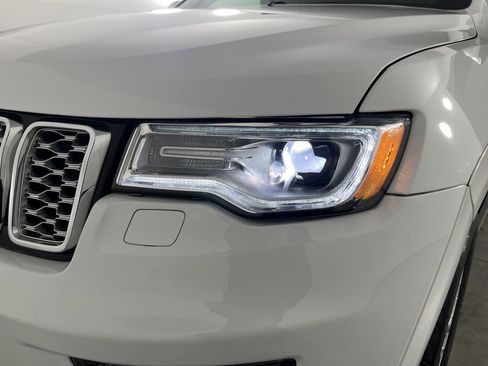 Used 2017 Jeep Grand Cherokee Summit image 25