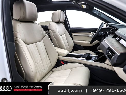Used 2023 Audi e-tron Prestige w/ Prestige Package image 7