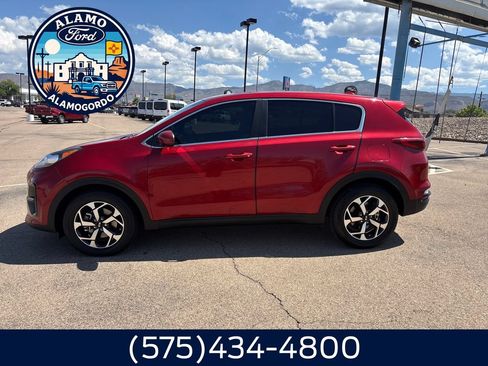 Used 2022 Kia Sportage LX FWD image 2