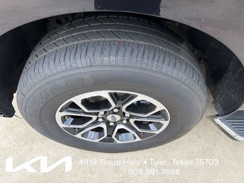 Used 2023 Ford Expedition Max XLT AWD/4WD image 4