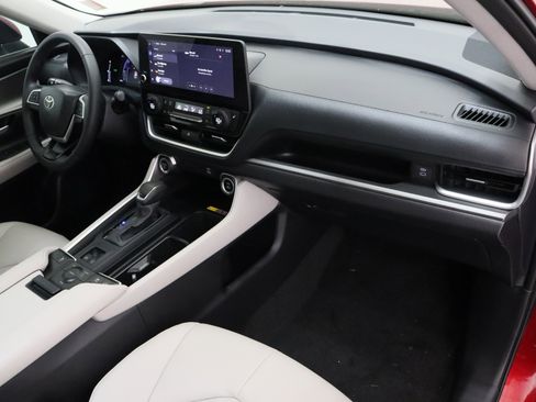 Certified 2026 Toyota Grand Highlander XLE image 40