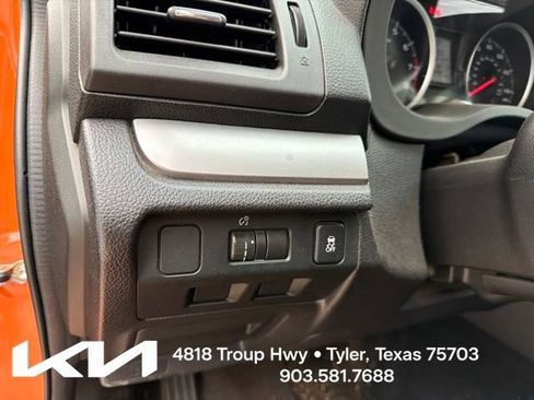 Used 2014 Subaru Crosstrek 2.0i Premium AWD/4WD image 14
