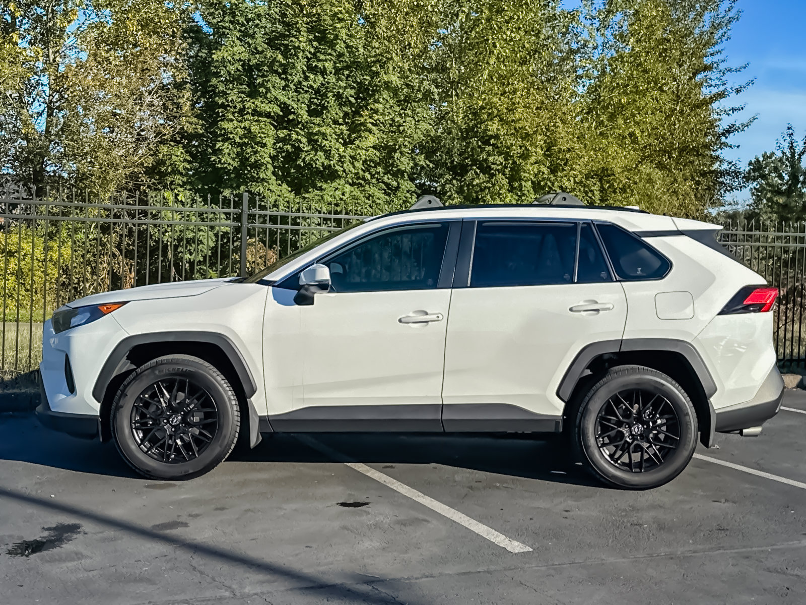 Used 2020 Toyota RAV4 LE w/ All Weather Liner Package AWD/4WD image 6