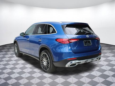Used 2026 Mercedes-Benz GLC 300 image 3