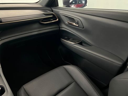 Used 2025 Toyota Crown Signia image 11