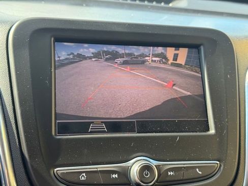 Used 2023 Chevrolet Equinox LT w/ Driver Convenience Package FWD image 19
