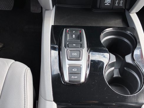 Used 2016 Honda Pilot Touring image 26