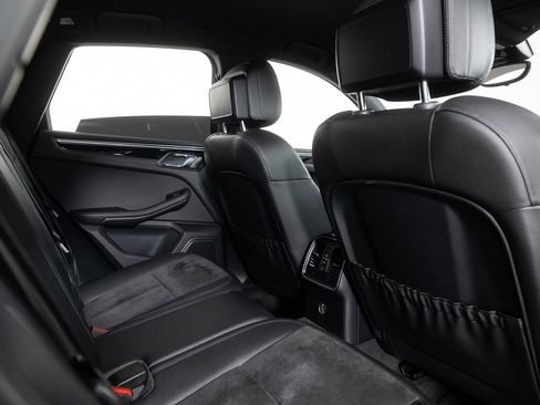 Used 2018 Porsche Macan image 22