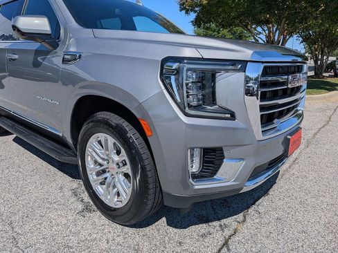 Used 2024 GMC Yukon SLT AWD/4WD image 10