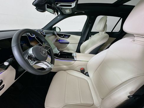 Used 2026 Mercedes-Benz GLC 300 image 23