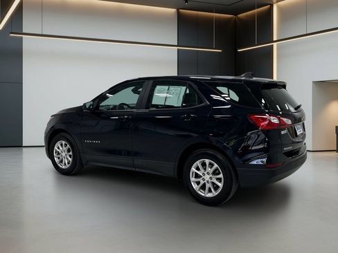 Used 2021 Chevrolet Equinox LS FWD image 3