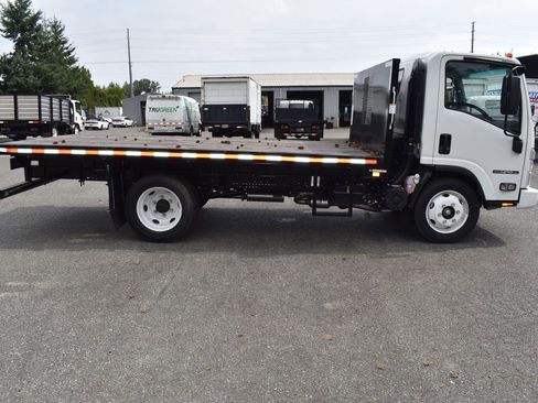 New 2024 Isuzu NPR image 6