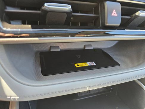 Used 2023 Toyota Highlander XLE AWD/4WD image 26