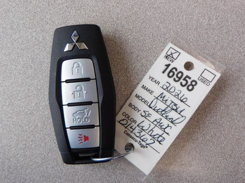 New 2026 Mitsubishi Outlander SE image 36