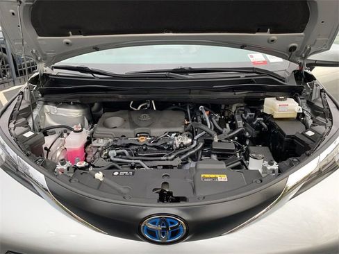 Used 2024 Toyota Sienna LE image 16