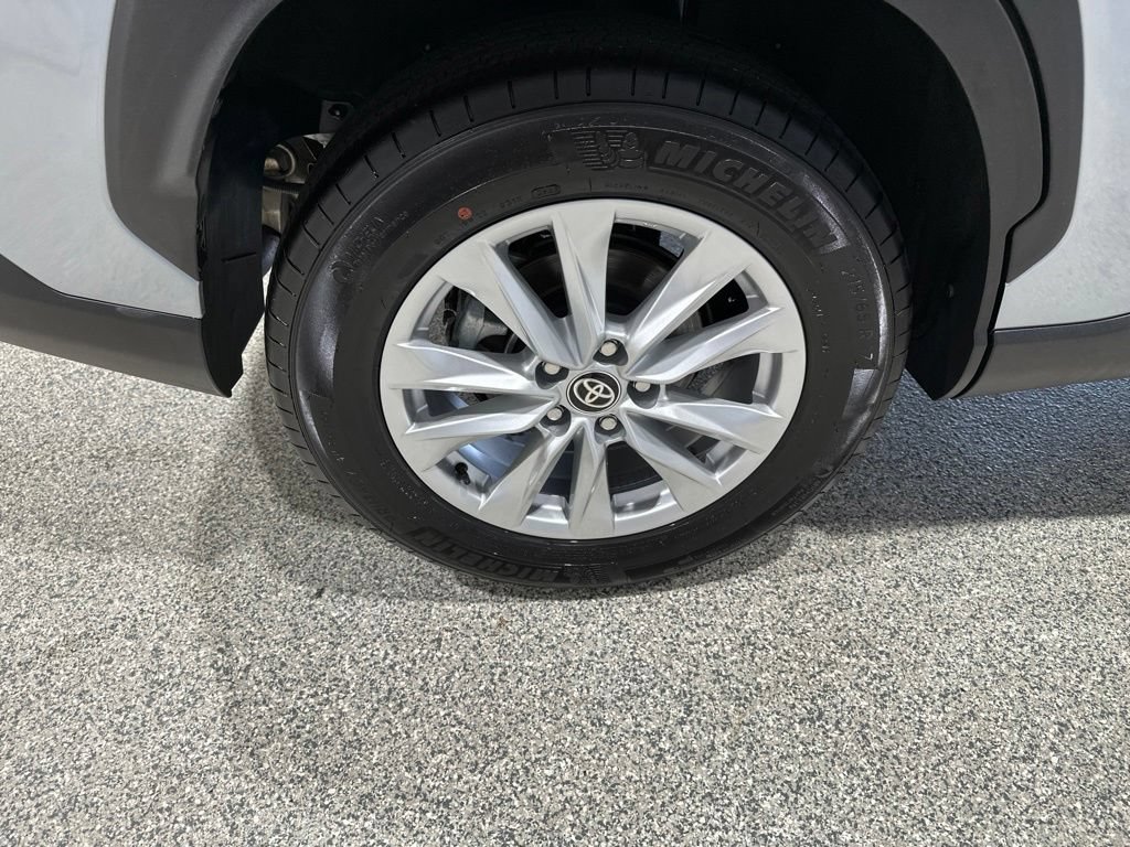 Certified 2026 Toyota Corolla Cross LE AWD/4WD image 20