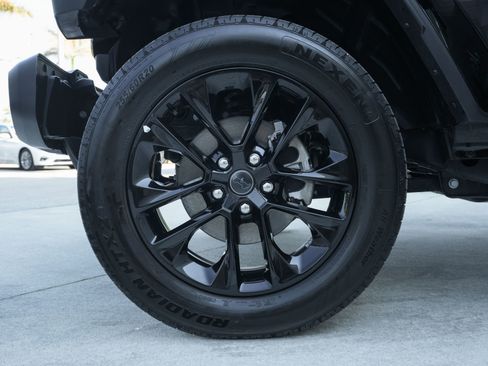 Used 2025 Jeep Wrangler Unlimited Sahara w/ Safety Group image 30