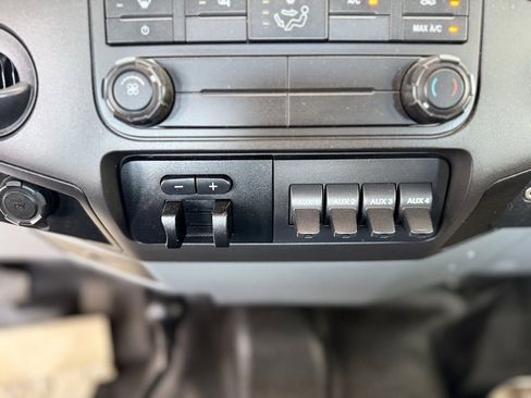 Used 2014 Ford F550 4x4 SuperCab Super Duty w/ Power Equipment Group image 34