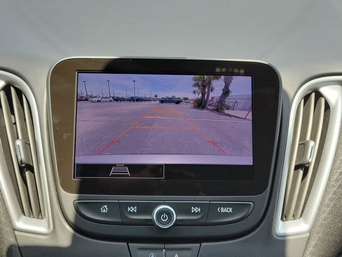 Used 2025 Chevrolet Malibu LT FWD image 26