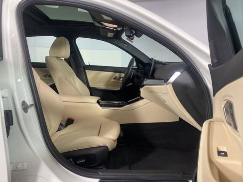 Certified 2023 BMW 330i xDrive Sedan w/ Convenience Package image 31