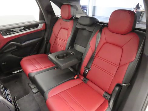 Certified 2025 Porsche Cayenne S AWD/4WD image 44