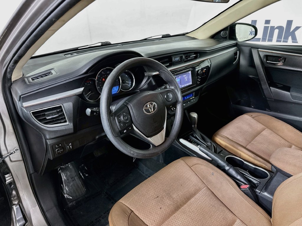 Used 2015 Toyota Corolla LE FWD image 10