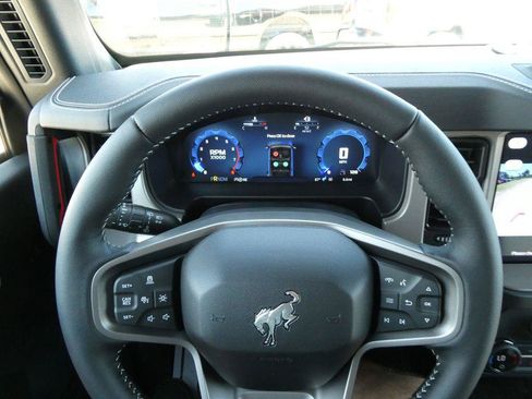 New 2026 Ford Bronco Outer Banks w/ Sasquatch Package AWD/4WD image 25