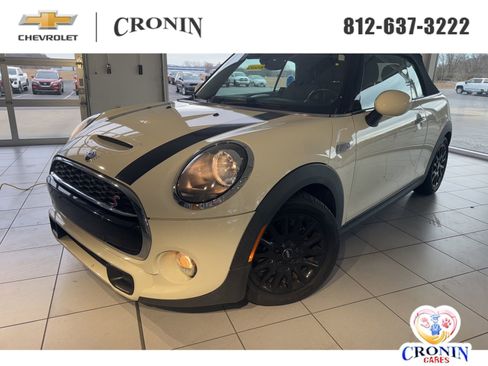 Used 2019 MINI Cooper S w/ Signature Upholstery Package image 1