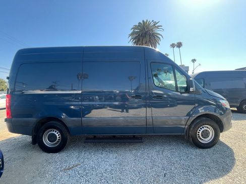 Used 2019 Mercedes-Benz Sprinter 144 image 4