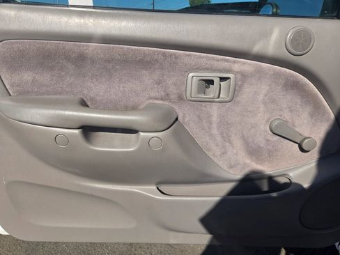 Used 2004 Toyota Tacoma PreRunner image 9