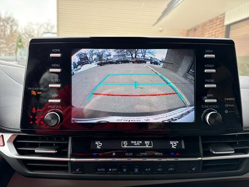 Used 2024 Toyota Sienna XLE image 10