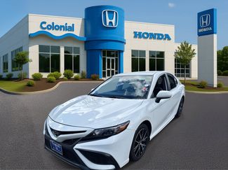 Used 2021 Toyota Camry SE video 2