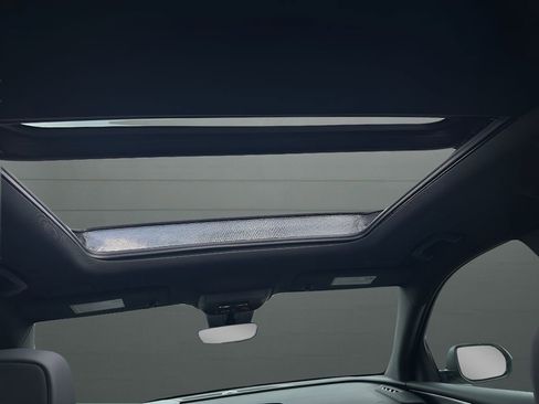 New 2026 Chevrolet Traverse LT w/ Sun and Wheel Package FWD image 19