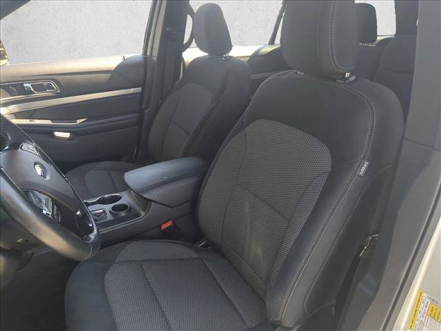 Used 2018 Ford Explorer XLT w/ Equipment Group 201A FWD image 15