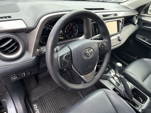 Used 2018 Toyota RAV4 Limited image 10