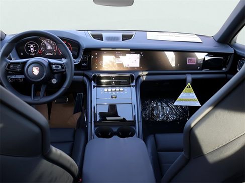 New 2026 Porsche Panamera image 19