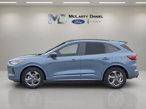 Used 2024 Ford Escape ST-Line w/ Cold Weather Package FWD image 3